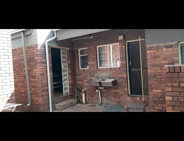 4 BEDROOM HOUSE FOR SALE IN MOREHILL
